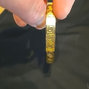 Greek Key Pattern Hinged Braclet